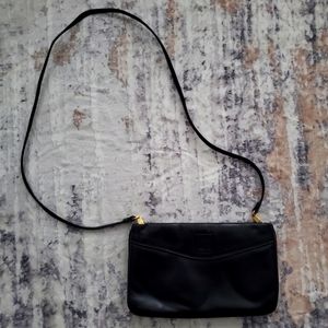 VINTAGE Anne Klein for Calderon Black crossbody/ clutch w/ 44" detachabl…